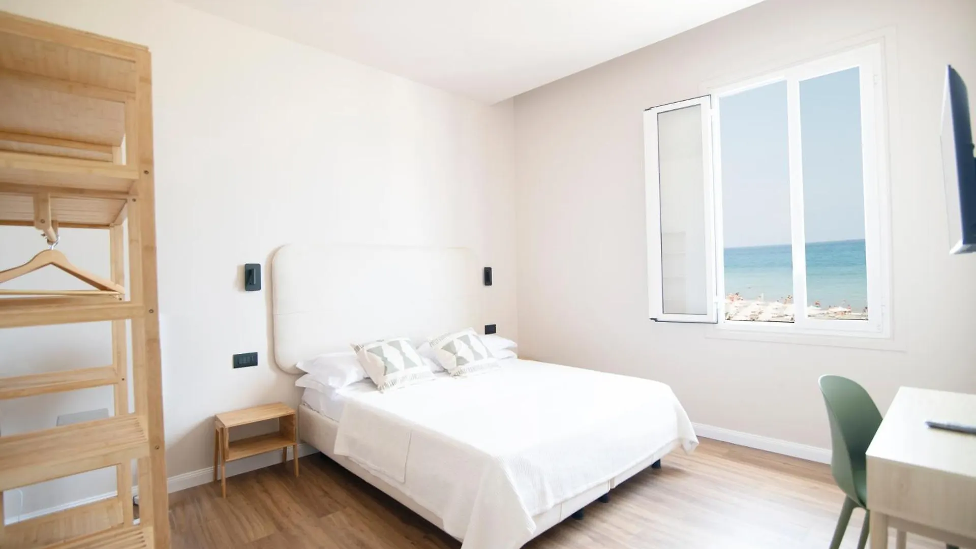 Albium Hotel 알벤가