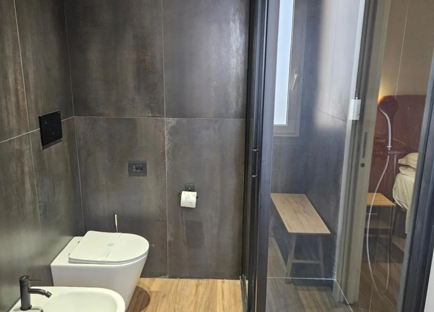 Albium Hotel 알벤가