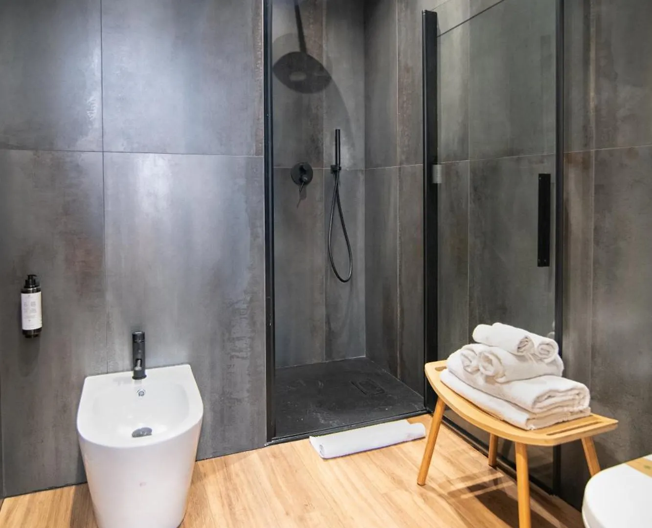 Albium Hotel 알벤가