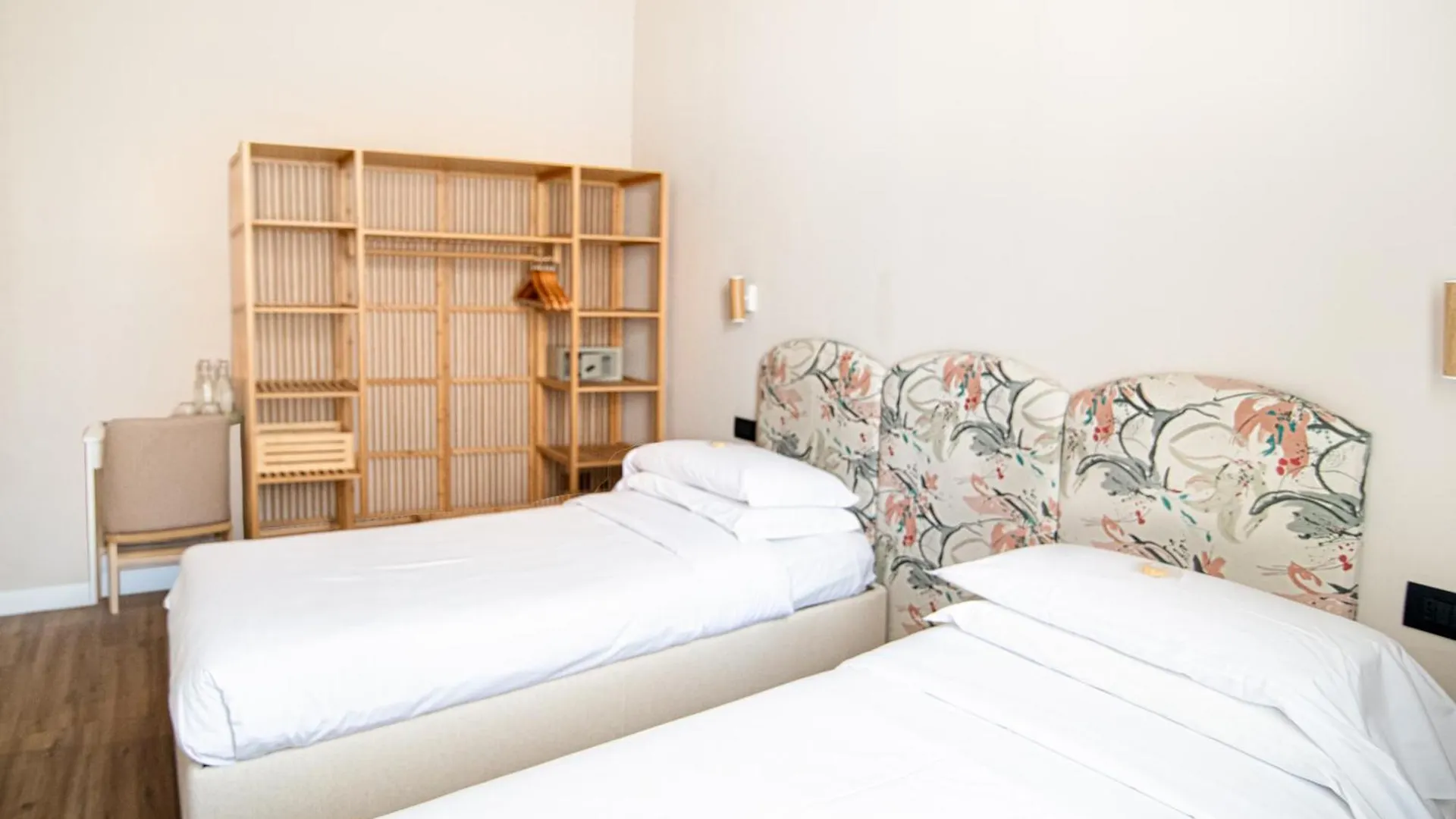 Albium Hotel 알벤가